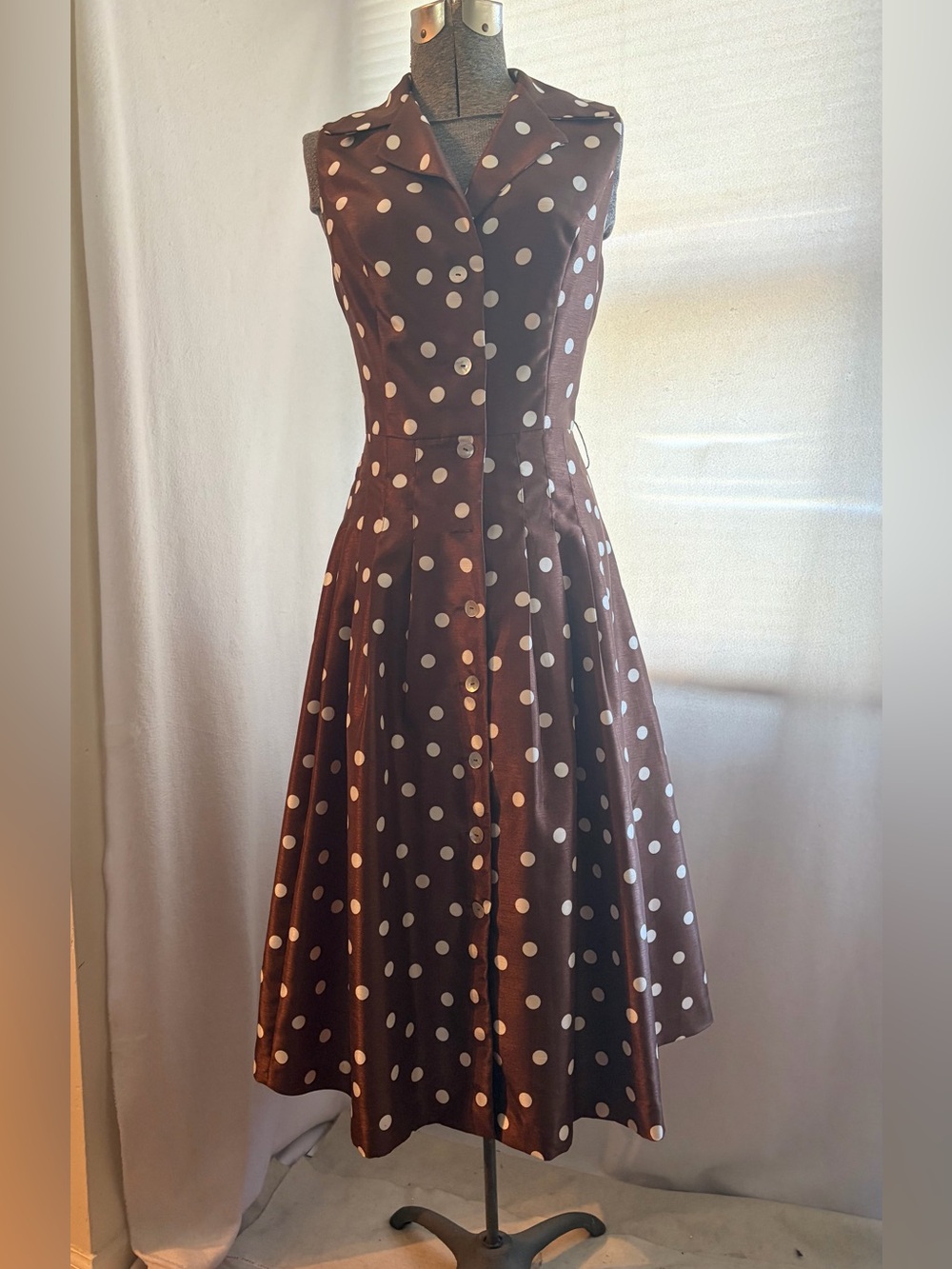 50s style Jessica Howard polka-dot button-front dress